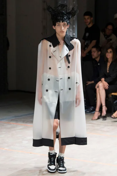 Look 3